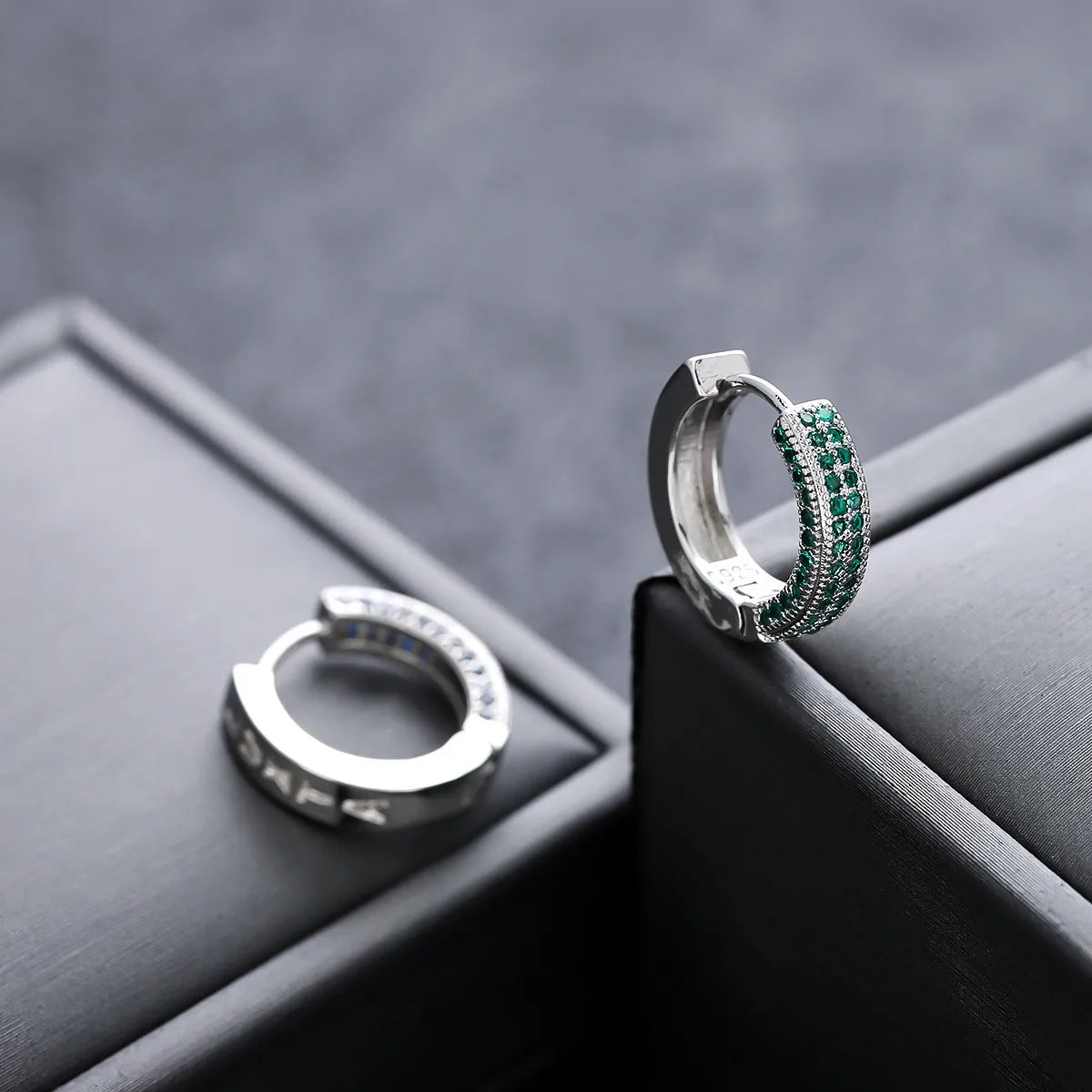 Orecchini unisex argento sterling 925 zirconi incastonati verdi